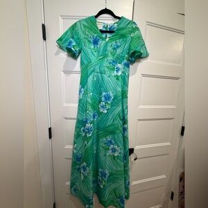 Vintage Tiki/Hawaiian Floral Green Dress